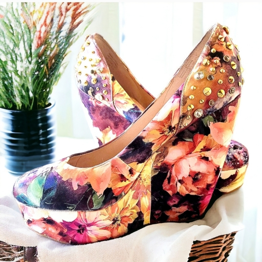 Wedge studded shoes women's size 6.5